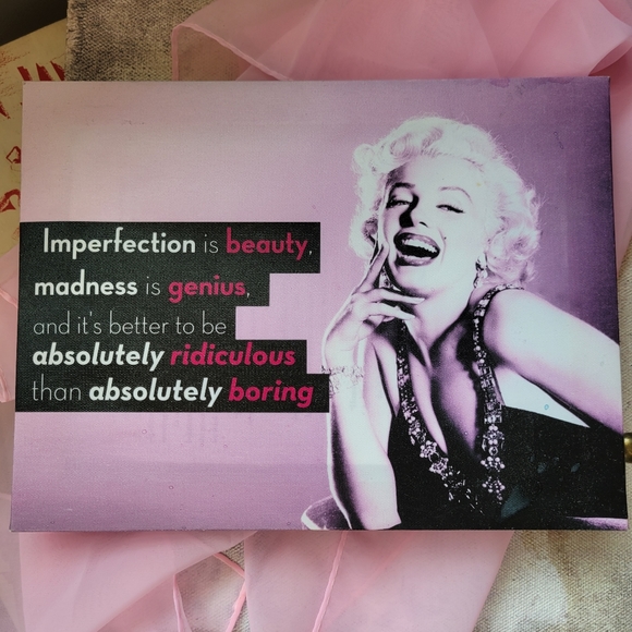 Marilyn Monroe ~ Book ~ Canvas Art ~ FINAL PRICE!! - Picture 4 of 16